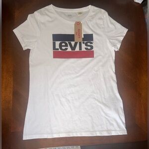 NWT LEVI’S white t-shirt